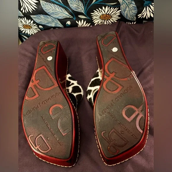 VINTAGE Donald J Pliner Y2K Pony Hair Calf Platform Thong Sandals - NIB Dust Bag - Picture 5 of 5